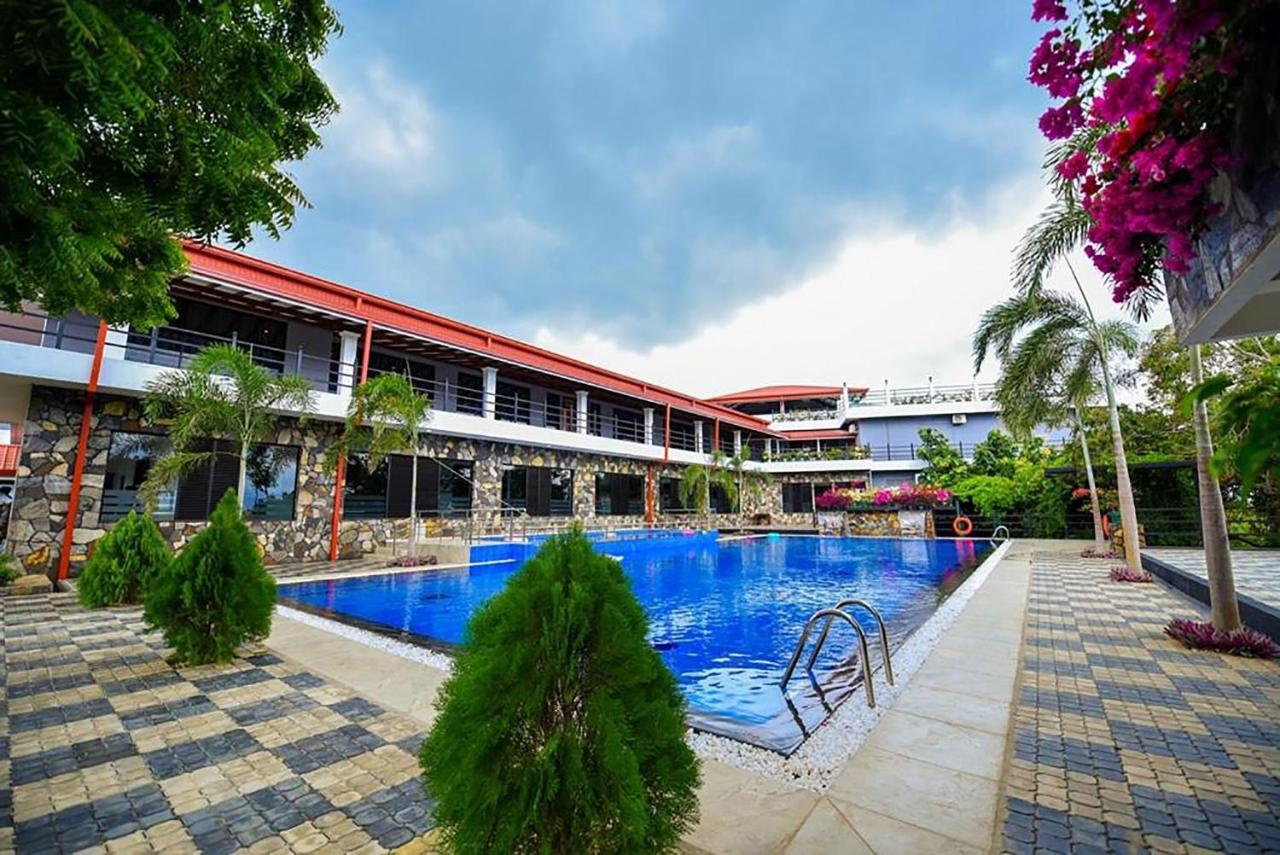 Centauria Wild Hotel Udawalawe Exterior foto